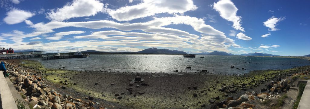 Panorama vom Hafen in Puerto Natales
