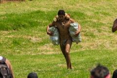 Tapati Rapa Nui - "Triathlon" am Rano Raraku - fast am Ziel