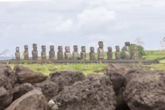 Osterinsel - noch mal der Ahu Tongariki - von hinten haben die keine Gesichter :-)