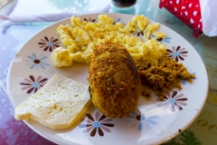 Puerto Lopez - lokales Frühstück mit fritierter Banane