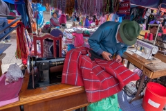 Riobamba - Kleidung kann gleich vor Ort angepasst werden