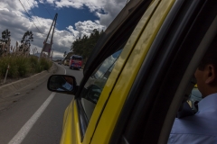 Riobamba - auf dem Weg zur Laguna de Colta - Überholmanöver in den Kurven