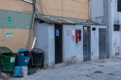 Ambato - Im Falle eines Feuers: Der Sammelplatz ist 2 Meter neben der Tür mit der Aufschrift: Vorsicht Gas, Entzündlich