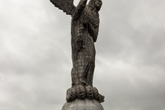 Quito - Mirador El Panecillo. Die Frau der Apokalypse.