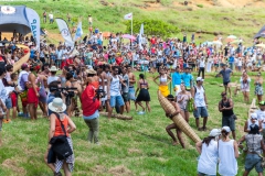 Tapati Rapa Nui - "Triathlon" am Rano Raraku - kurz vor dem Ziel