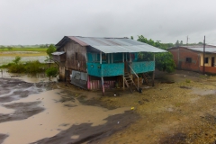 Ecuador - Tren de la Dulzura - Hütten direkt an den Gleisen