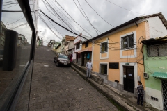 Quito - mit dem Bus zum Mitad del Mundo und der Bus bleibt an einer Stromleitung hängen
