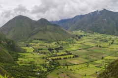 Quito - der aktive Pululahua Vulkan, die Caldera ist bewohnt