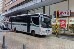 Bogota - Überall Polizeit, Militär und private Security.