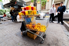 auf der Straße frisch gepresster Saft auf der Straße frisch gepresster Saft
