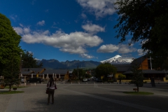 Auch von der Plaza sieht man natürlich den Vulkan