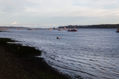 Chiloé - Quellón - im Hintergrund wie fast überall hier: ein Vulkan ;-)