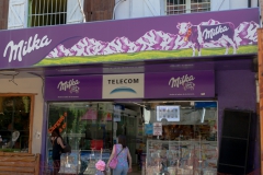 Bariloche - die Stadt ist auch Geprägt durch Schokuladen-Läden, auch aus dem Import..