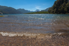 Straße der sieben Seen - Provinz Neuquén in Argentinien - auch hier ging es ins Wasser. Vermutlich die Zeit, in der das Auto ausgeräumt wurde..