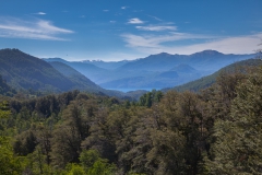 Straße der sieben Seen - Provinz Neuquén in Argentinien - Valle del arroy Pil Pil mit Blick auf den Lago Lácar