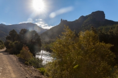 Ruta 63 zum Paso Córdoba, Argentinien - es geht vorbei an Flüssen