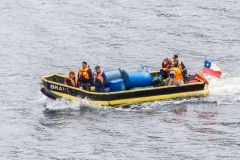 Die Fähre wird auch genutzt, um allerlei Meeresgetier zu den größeren Häfen zu bringen.