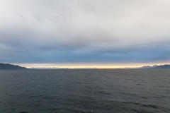 Obwohl es am Sonntag großteils bewölkt war: kurz vor Sonnenuntergang klarte es am Horizont auf