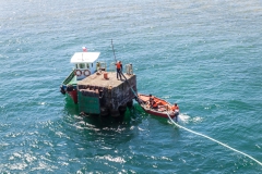 die Taue der Fähre wurden fest gemacht..