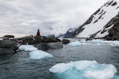 Point Wild, Elephant Island: Blick auf das Denkmal von hinten