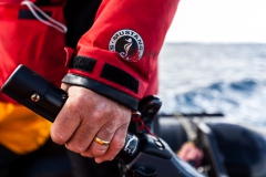 Kinnes Cove: stundenlang bei Temperaturen um den Gefrierpunkt im Wind stehen - mit Spritzwasser..