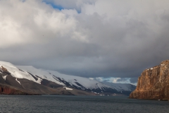 Deception Island: Einfahrt in den Vulkankegel