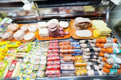 Wursttheke nicht ganz wie in good old Germany.