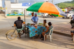 Puerto Lopez - mobiler Grill am Straßenrand
