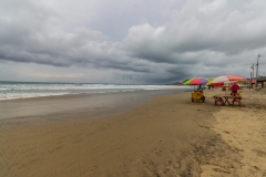 Montañita - am Strand war bei Sonnenschein mehr los