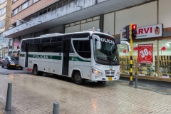 Bogota - Überall Polizeit, Militär und private Security.