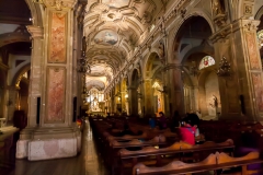 Im Inneren der Kathedrale
